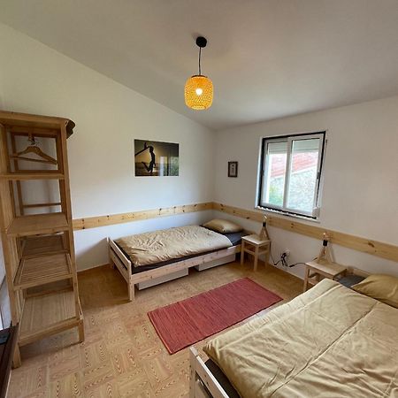 Little Hikers Hostel Raposeira  ภายนอก รูปภาพ